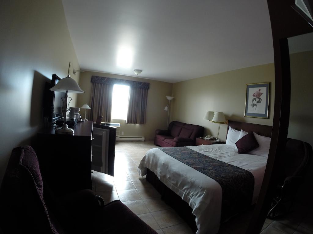 Motel Le Pocatois La Pocatiere Buitenkant foto